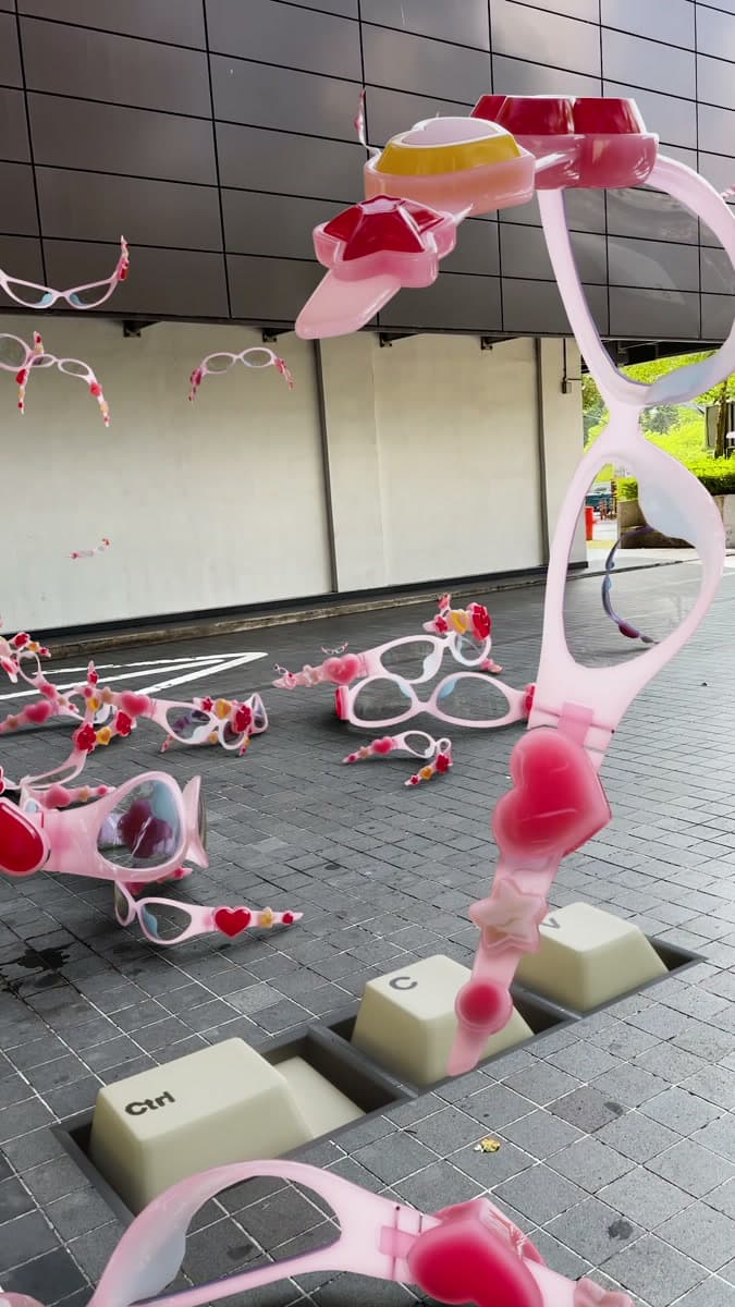 Eyewear in Bloom — Fashion CGI film still